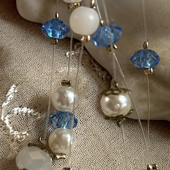 Floating Illusion Cinderella’s ball necklace - Picture 13 of 15